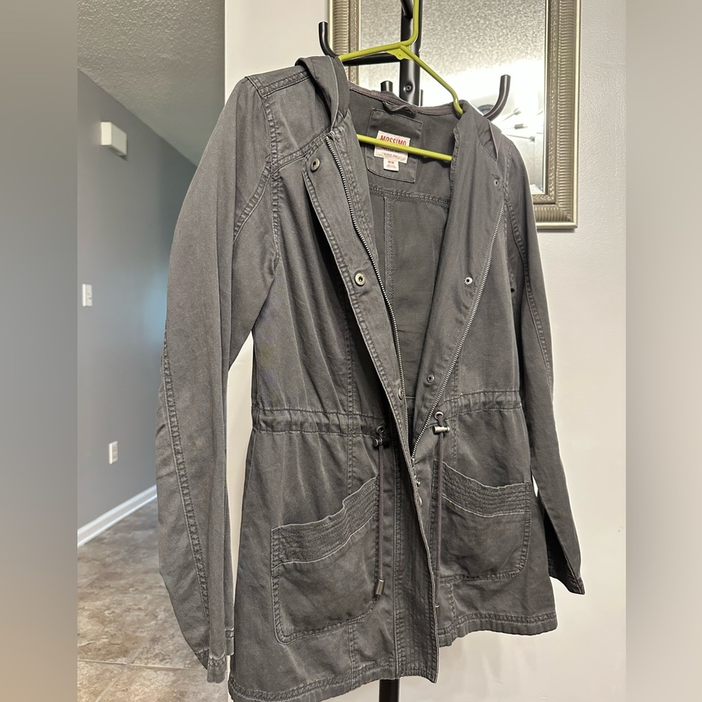 GREAT CONDITION— Women’s lightweight Jacket size M